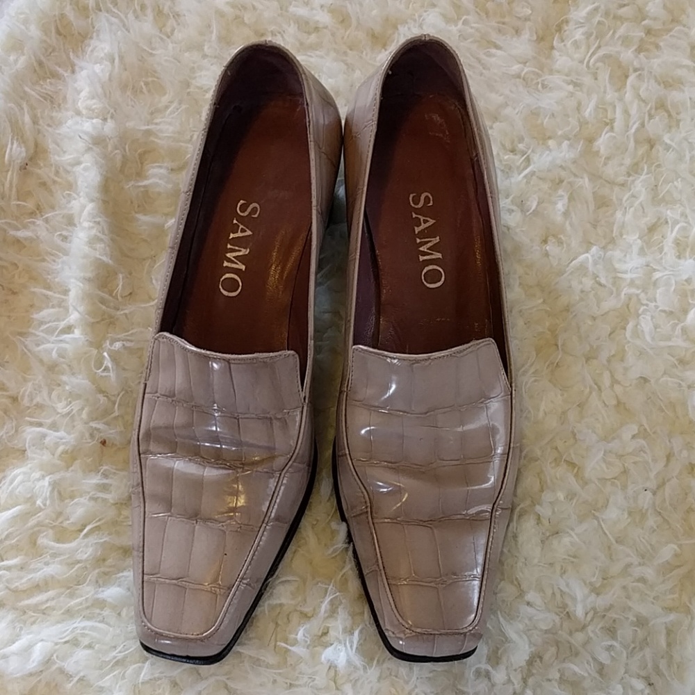 Samo vintage reptile leather tan pumps